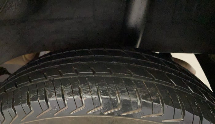 2016 Datsun Redi Go S, Petrol, Manual, 29,593 km, Left Rear Tyre Tread