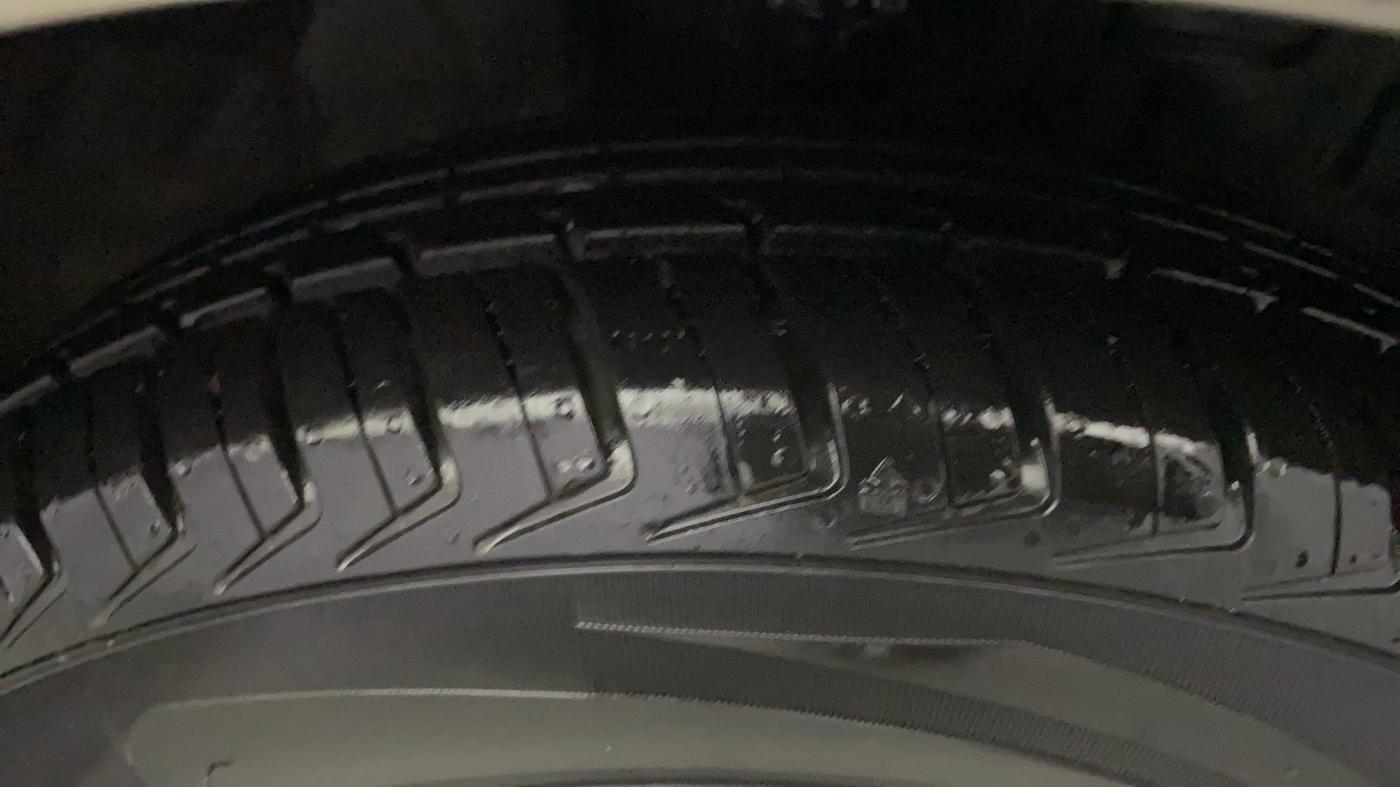 2016 Datsun Redi Go S, Petrol, Manual, 29,593 km, Right Front Tyre Tread