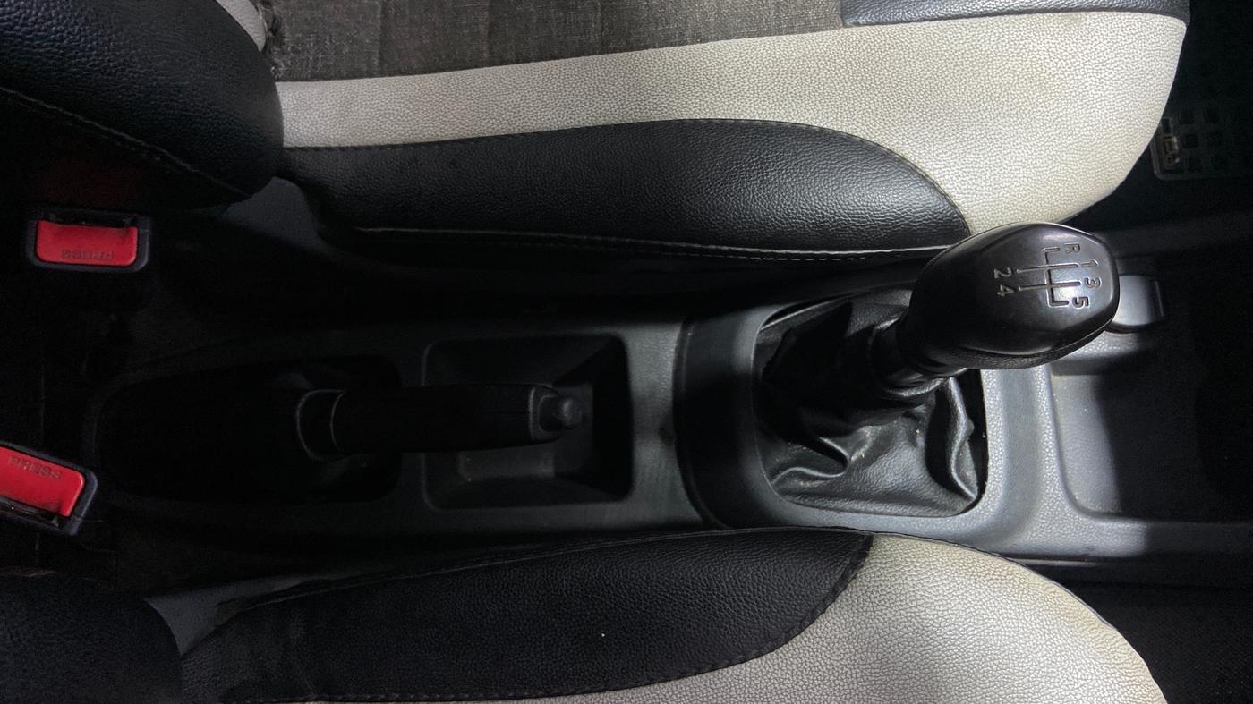 2016 Renault Kwid RXT 0.8, Petrol, Manual, 51,010 km, Gear Lever