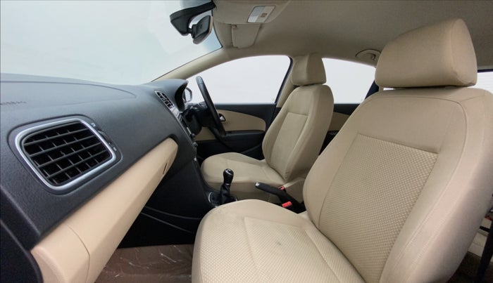 2016 Volkswagen Polo HIGHLINE1.2L, Petrol, Manual, 29,317 km, Right Side Front Door Cabin