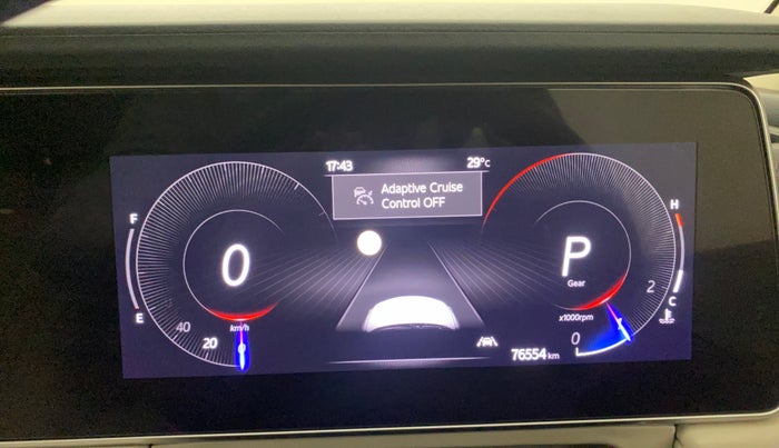 2022 Mahindra XUV700 AX 7 LUXURY P AT 7 STR, Petrol, Automatic, 76,554 km, Odometer Image