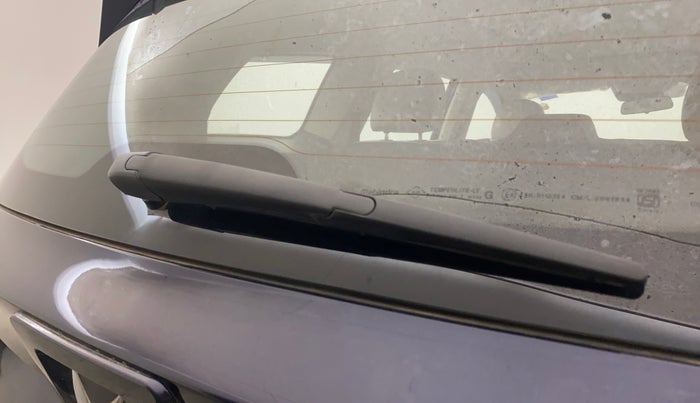 2022 Mahindra XUV700 AX 7 LUXURY P AT 7 STR, Petrol, Automatic, 76,554 km, Rear Wiper