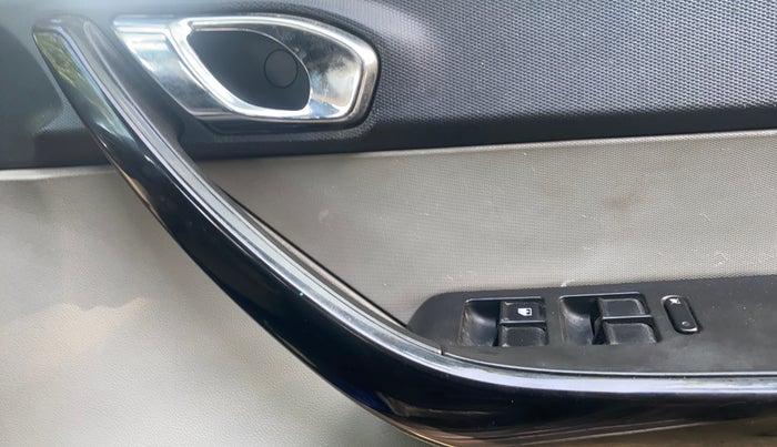2019 Tata Tiago XZ PETROL, Petrol, Manual, 65,915 km, Driver Side Door Panels Control