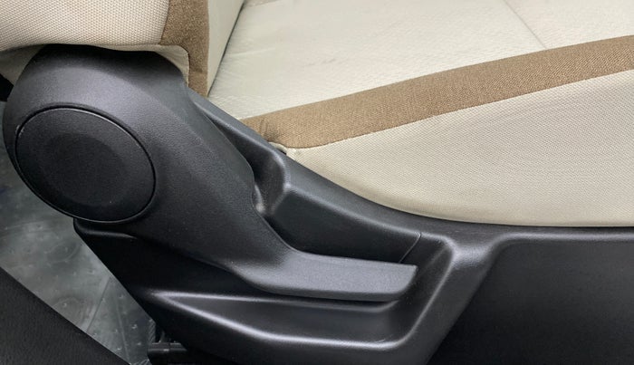 2021 Maruti New Wagon-R VXI 1.0 AMT, Petrol, Automatic, 8,616 km, Driver Side Adjustment Panel