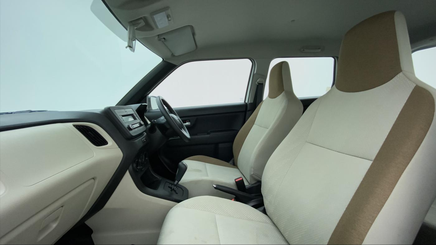 2021 Maruti New Wagon-R VXI 1.0 AMT, Petrol, Automatic, 8,616 km, Right Side Front Door Cabin