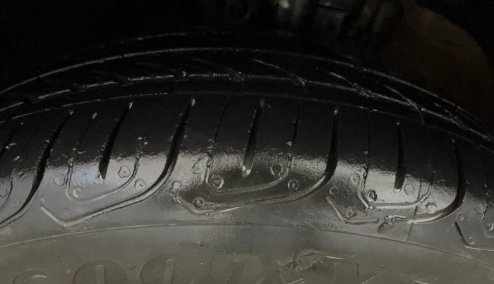 2013 Volkswagen Polo HIGHLINE1.2L, Petrol, Manual, 83,089 km, Left Front Tyre Tread