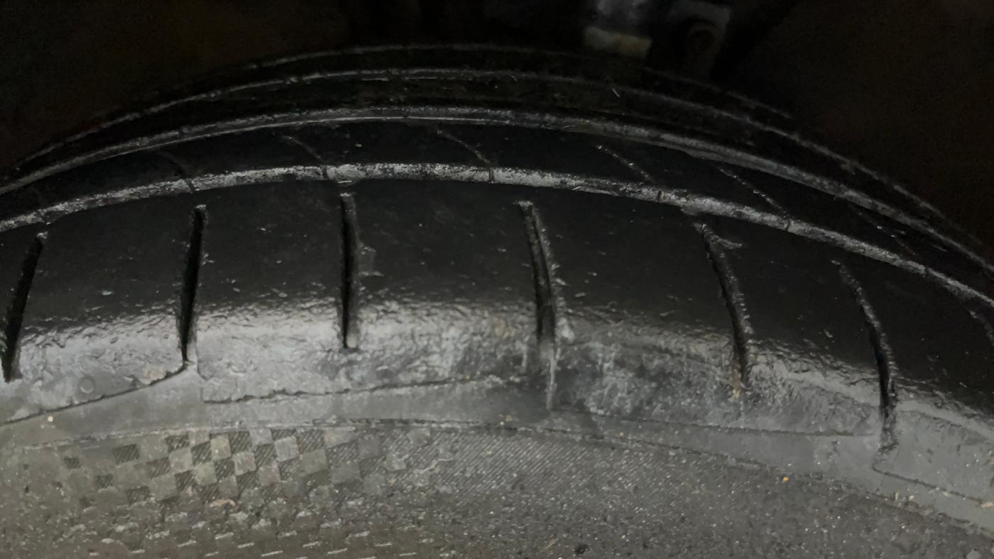 2013 Volkswagen Polo HIGHLINE1.2L, Petrol, Manual, 83,089 km, Right Front Tyre Tread