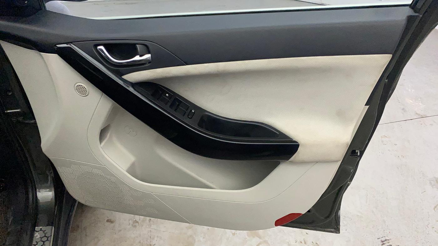 2020 Tata NEXON XZ PLUS PETROL, Petrol, Manual, 79,496 km, Driver Side Door Panels Control
