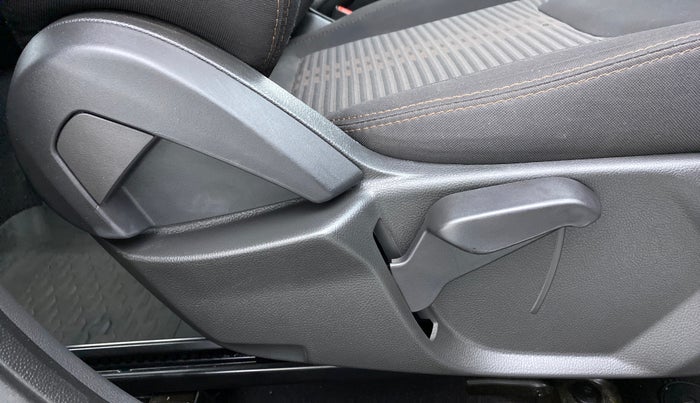 2020 Ford FREESTYLE TITANIUM + 1.2 TI-VCT, Petrol, Manual, 7,195 km, Driver Side Adjustment Panel