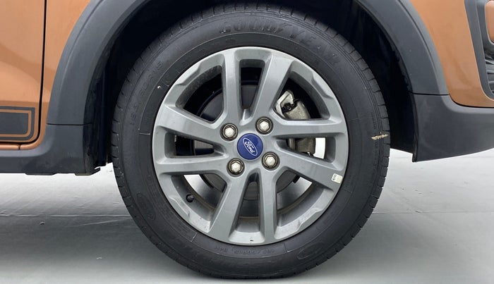 2020 Ford FREESTYLE TITANIUM + 1.2 TI-VCT, Petrol, Manual, 7,195 km, Right Front Wheel