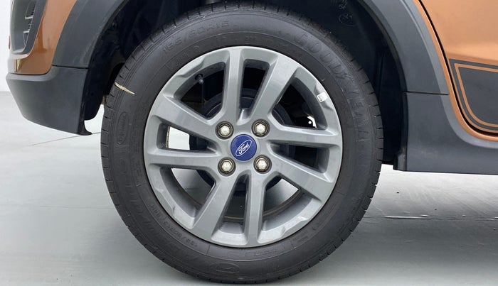 2020 Ford FREESTYLE TITANIUM + 1.2 TI-VCT, Petrol, Manual, 7,195 km, Right Rear Wheel