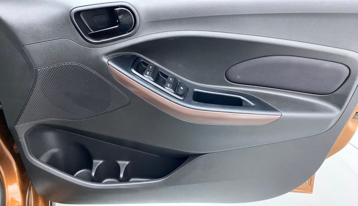 2020 Ford FREESTYLE TITANIUM + 1.2 TI-VCT, Petrol, Manual, 7,195 km, Driver Side Door Panels Control