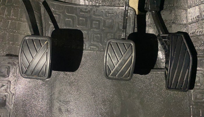 2019 Maruti Ertiga ZXI+ SHVS, Petrol, Manual, 40,082 km, Pedals