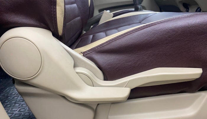 2019 Maruti Ertiga ZXI+ SHVS, Petrol, Manual, 40,082 km, Driver Side Adjustment Panel