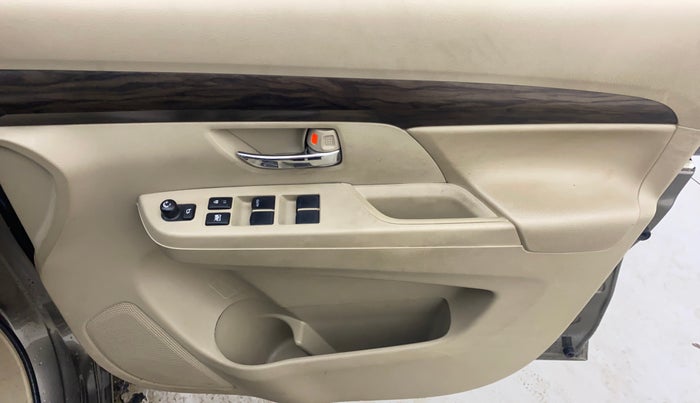 2019 Maruti Ertiga ZXI+ SHVS, Petrol, Manual, 40,082 km, Driver Side Door Panels Control
