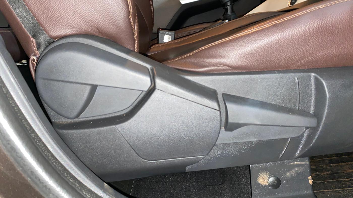 2022 Nissan MAGNITE XV MT, Petrol, Manual, 13,121 km, Driver Side Adjustment Panel