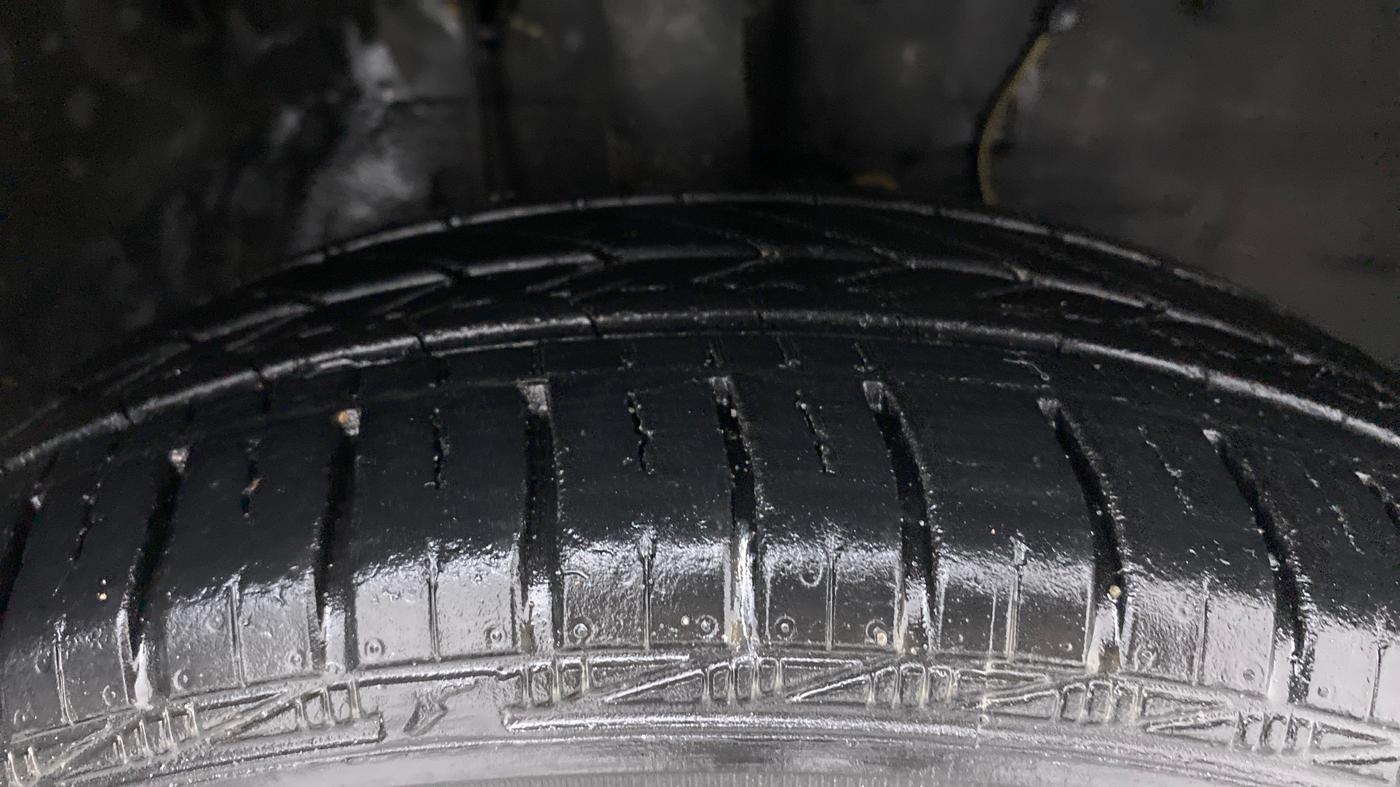 2012 Toyota Etios GD, Diesel, Manual, 60,269 km, Right Front Tyre Tread