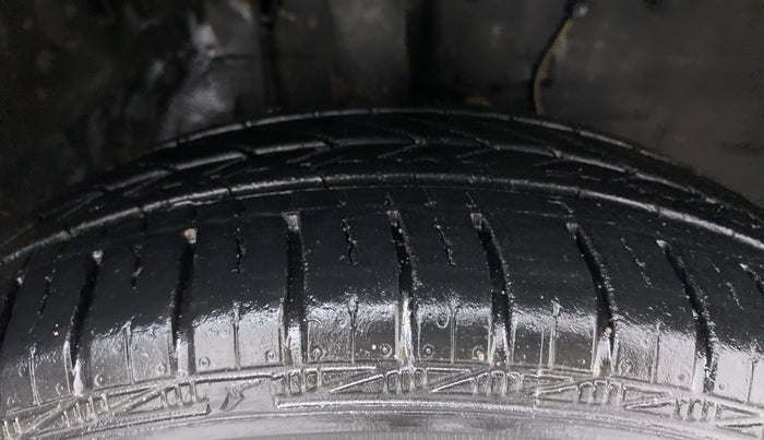 2012 Toyota Etios GD, Diesel, Manual, 60,269 km, Right Front Tyre Tread