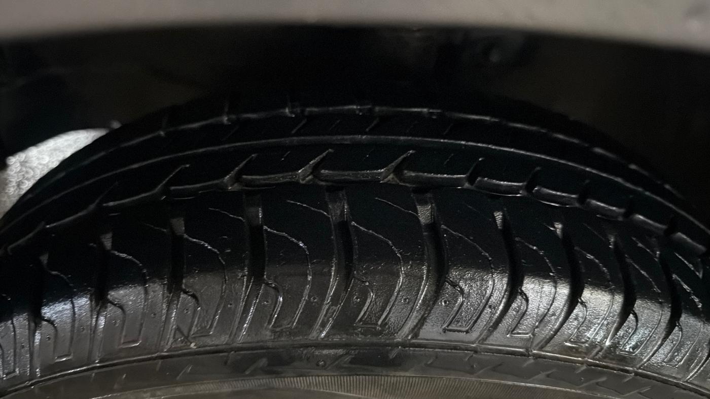 2016 Maruti Wagon R 1.0 VXI, Petrol, Manual, 38,381 km, Left Front Tyre Tread