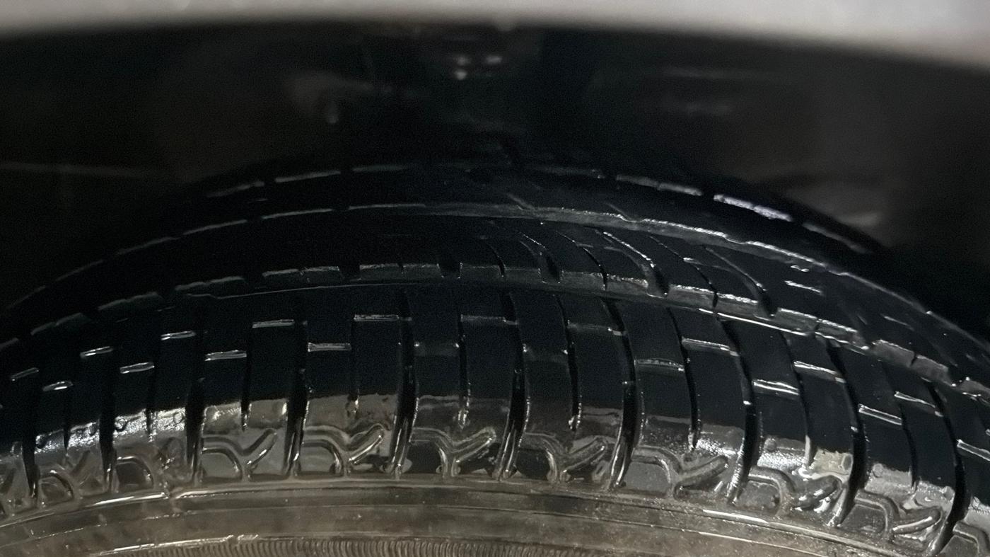 2016 Maruti Wagon R 1.0 VXI, Petrol, Manual, 38,381 km, Right Front Tyre Tread