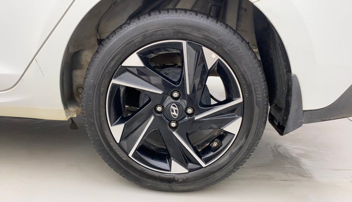 2021 Hyundai Verna SX (O) 1.5 CRDI, Diesel, Manual, 36,033 km, Left Rear Wheel