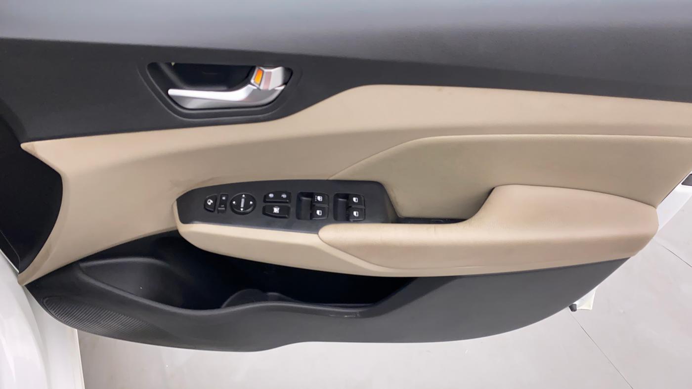 2021 Hyundai Verna SX (O) 1.5 CRDI, Diesel, Manual, 36,033 km, Driver Side Door Panels Control