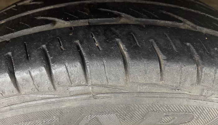 2013 Hyundai Eon ERA +, Petrol, Manual, 41,357 km, Right Front Tyre Tread