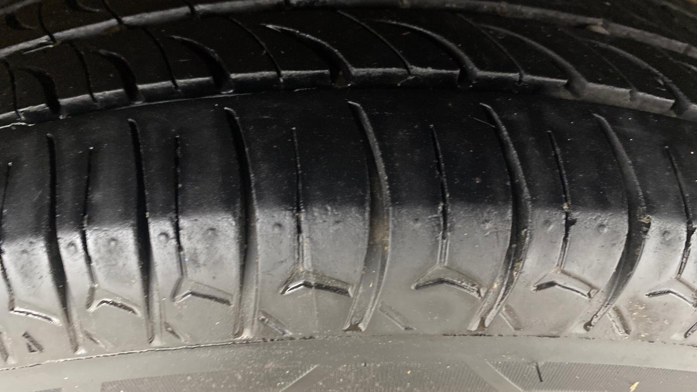 2013 Hyundai Eon ERA +, Petrol, Manual, 41,357 km, Left Rear Tyre Tread