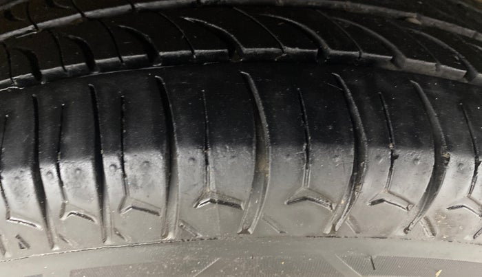 2013 Hyundai Eon ERA +, Petrol, Manual, 41,357 km, Left Rear Tyre Tread