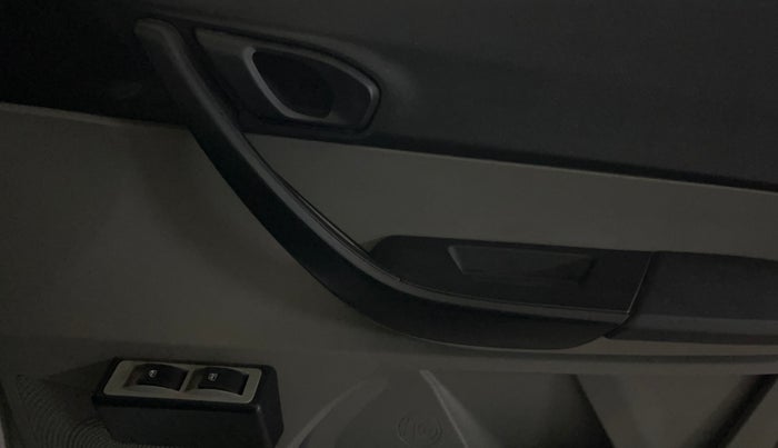 2018 Tata Tiago XE PETROL, CNG, Manual, 53,821 km, Driver Side Door Panels Control