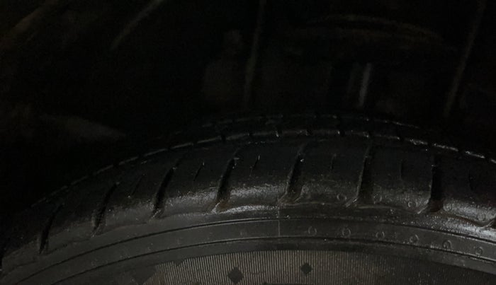 2018 Tata Tiago XE PETROL, CNG, Manual, 53,821 km, Right Front Tyre Tread