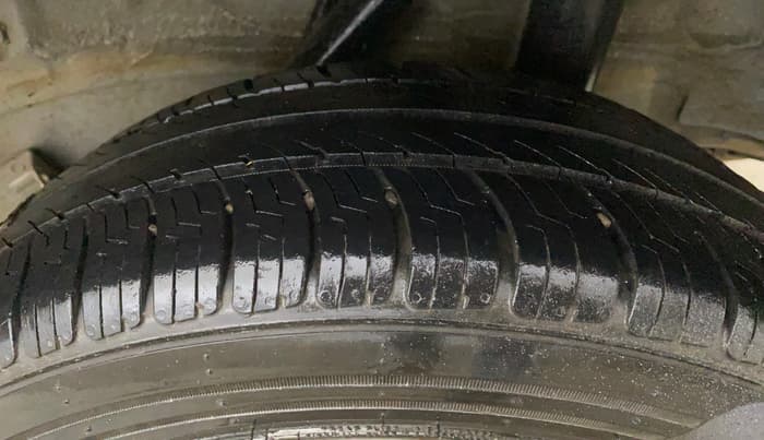 2019 Honda Amaze 1.2L I-VTEC E, CNG, Manual, 59,904 km, Left Rear Tyre Tread