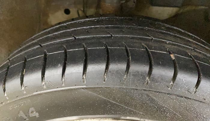 2019 Honda Amaze 1.2L I-VTEC E, CNG, Manual, 59,904 km, Right Front Tyre Tread