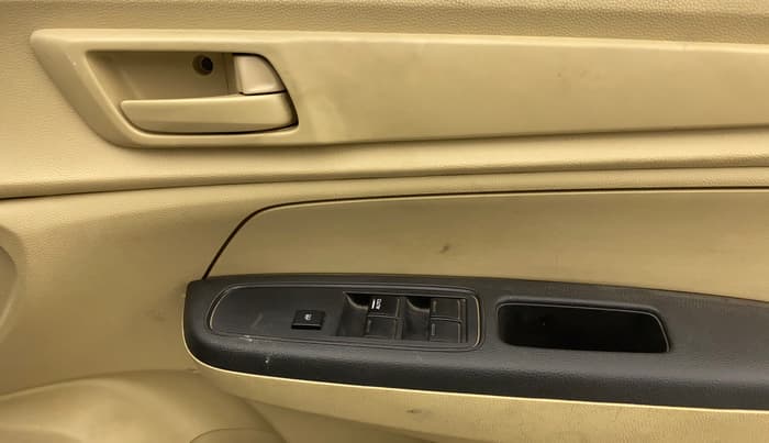 2019 Honda Amaze 1.2L I-VTEC E, CNG, Manual, 59,904 km, Driver Side Door Panels Control