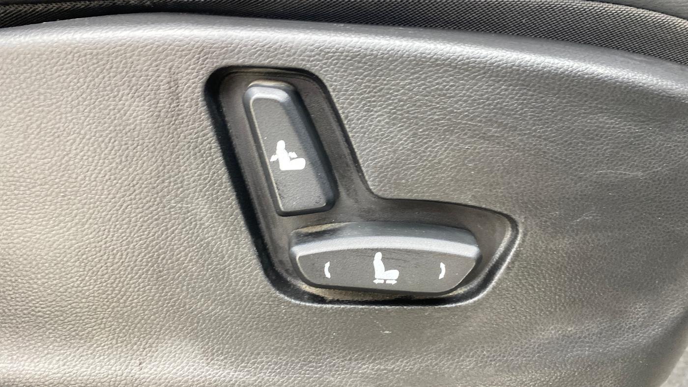 2019 MG HECTOR SHARP 1.5 DCT PETROL, Petrol, Automatic, 84,452 km, Driver Side Adjustment Panel