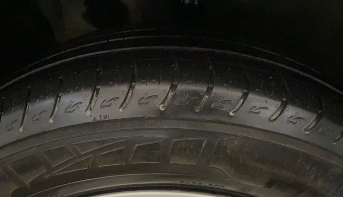 2016 Hyundai Creta S 1.6 PETROL, Petrol, Manual, 70,789 km, Left Front Tyre Tread