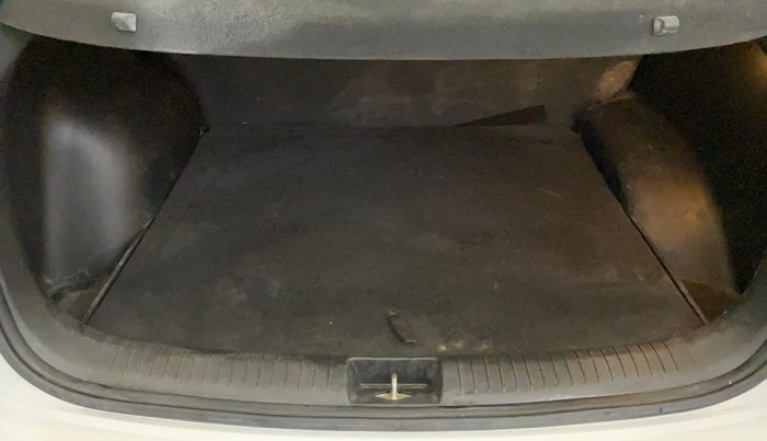 2016 Hyundai Creta S 1.6 PETROL, Petrol, Manual, 70,789 km, Boot Inside