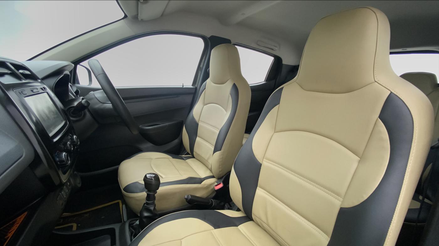 2017 Renault Kwid 1.0 RXT, Petrol, Manual, 31,147 km, Right Side Front Door Cabin View