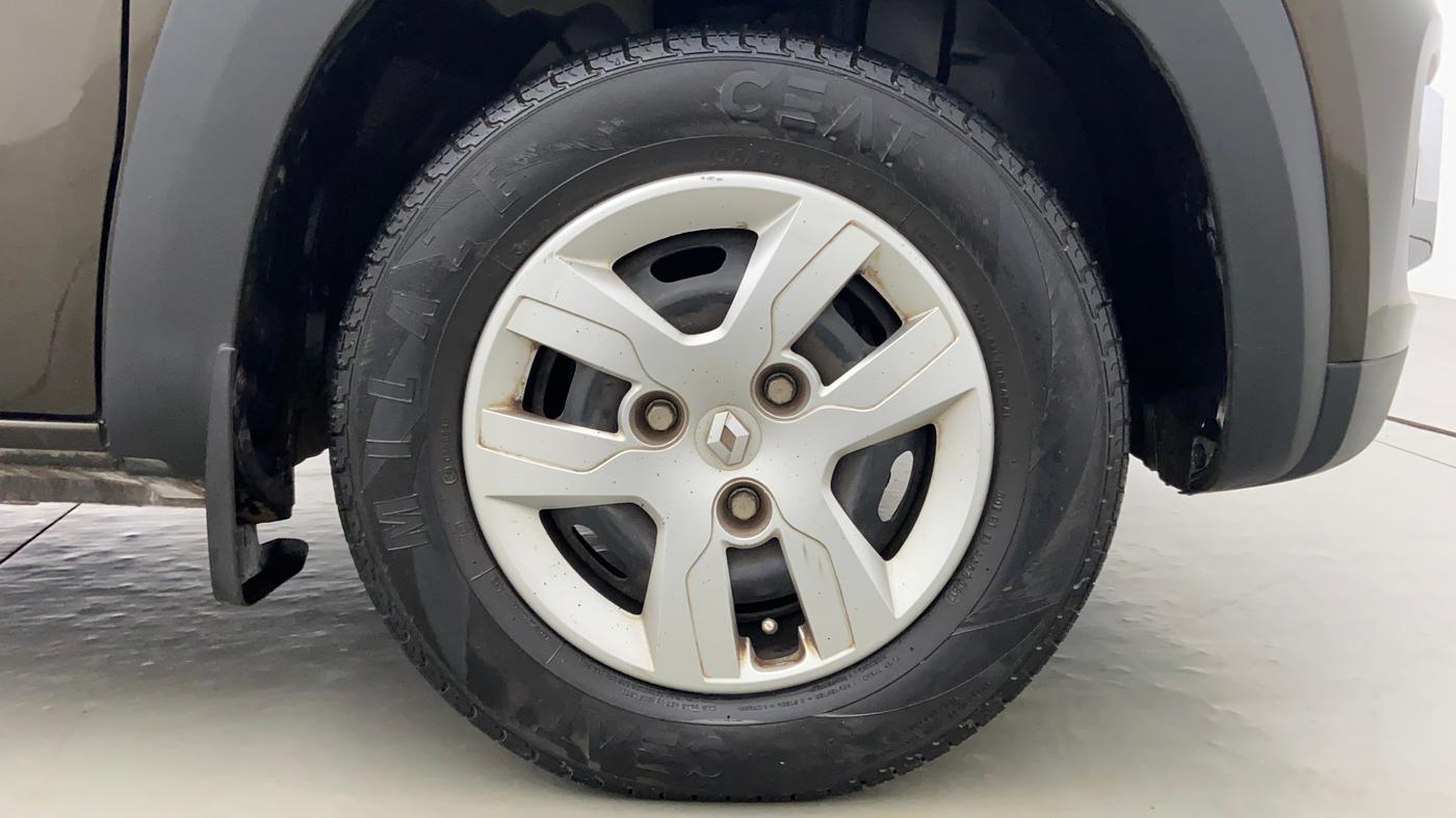 2017 Renault Kwid 1.0 RXT, Petrol, Manual, 31,147 km, Right Front Tyre
