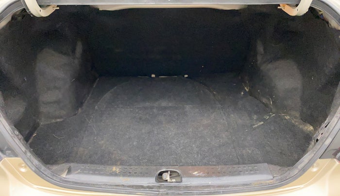 2010 Maruti Swift Dzire VXI, Petrol, Manual, 65,403 km, Boot Inside