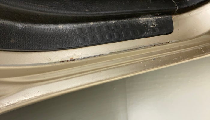 2010 Maruti Swift Dzire VXI, Petrol, Manual, 65,403 km, Right running board - Slightly rusted