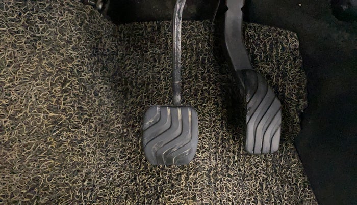 2021 Nissan MAGNITE XV TURBO CVT, Petrol, Automatic, 50,330 km, Pedals