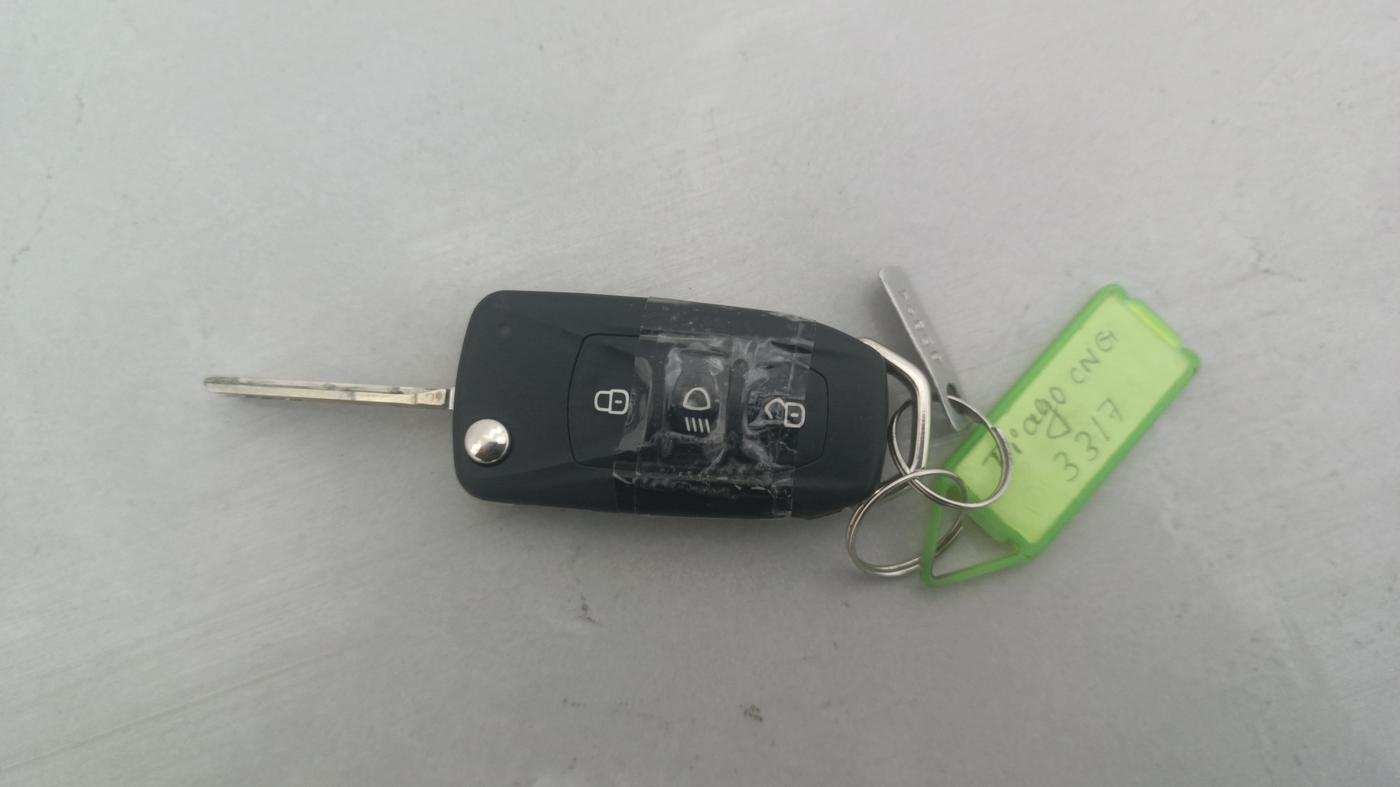 2025 Tata Tiago XZ iCNG, CNG, Manual, 6,912 km, Key Close Up