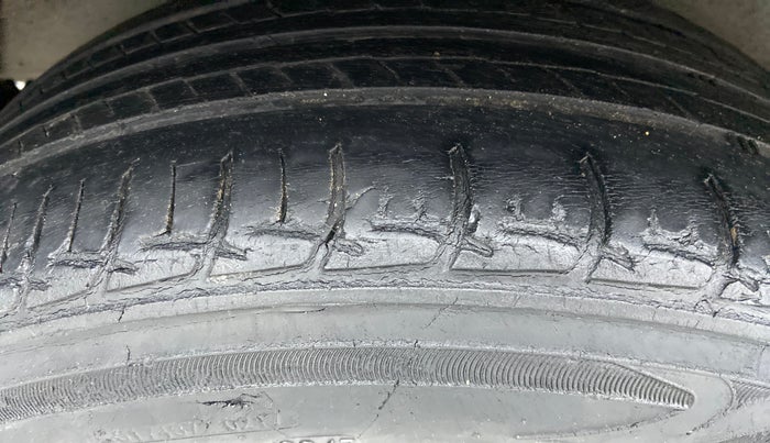 2014 Hyundai Verna FLUIDIC 1.6 CRDI SX OPT AT, Diesel, Automatic, 99,781 km, Right Rear Tyre Tread