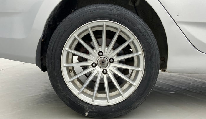 2014 Hyundai Verna FLUIDIC 1.6 CRDI SX OPT AT, Diesel, Automatic, 99,781 km, Right Rear Wheel