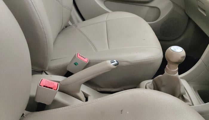 2014 Maruti Swift Dzire ZXI, Petrol, Manual, 69,292 km, Gear Lever