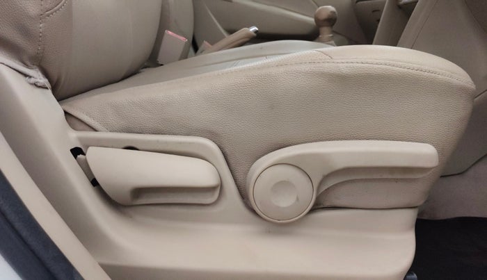 2014 Maruti Swift Dzire ZXI, Petrol, Manual, 69,292 km, Driver Side Adjustment Panel
