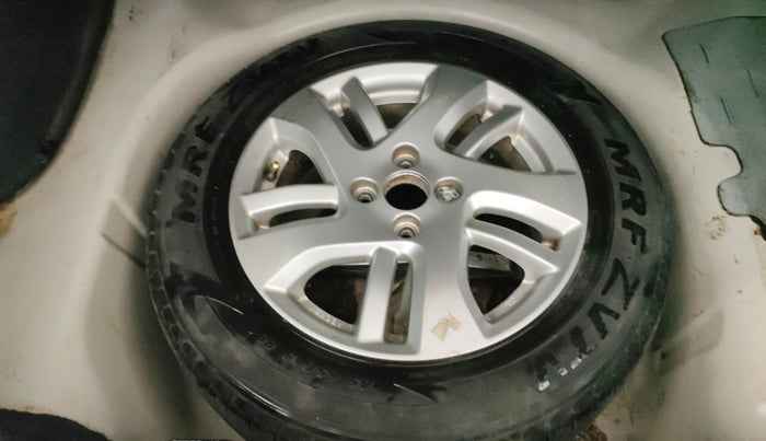 2014 Maruti Swift Dzire ZXI, Petrol, Manual, 69,292 km, Spare Tyre