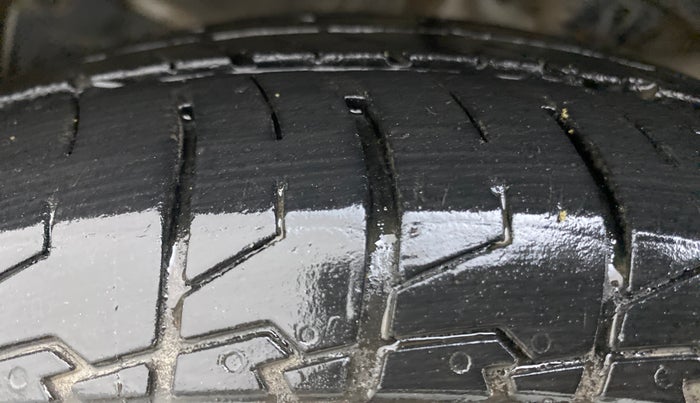 2015 Honda City VX CVT PETROL, Petrol, Automatic, 88,952 km, Left Front Tyre Tread