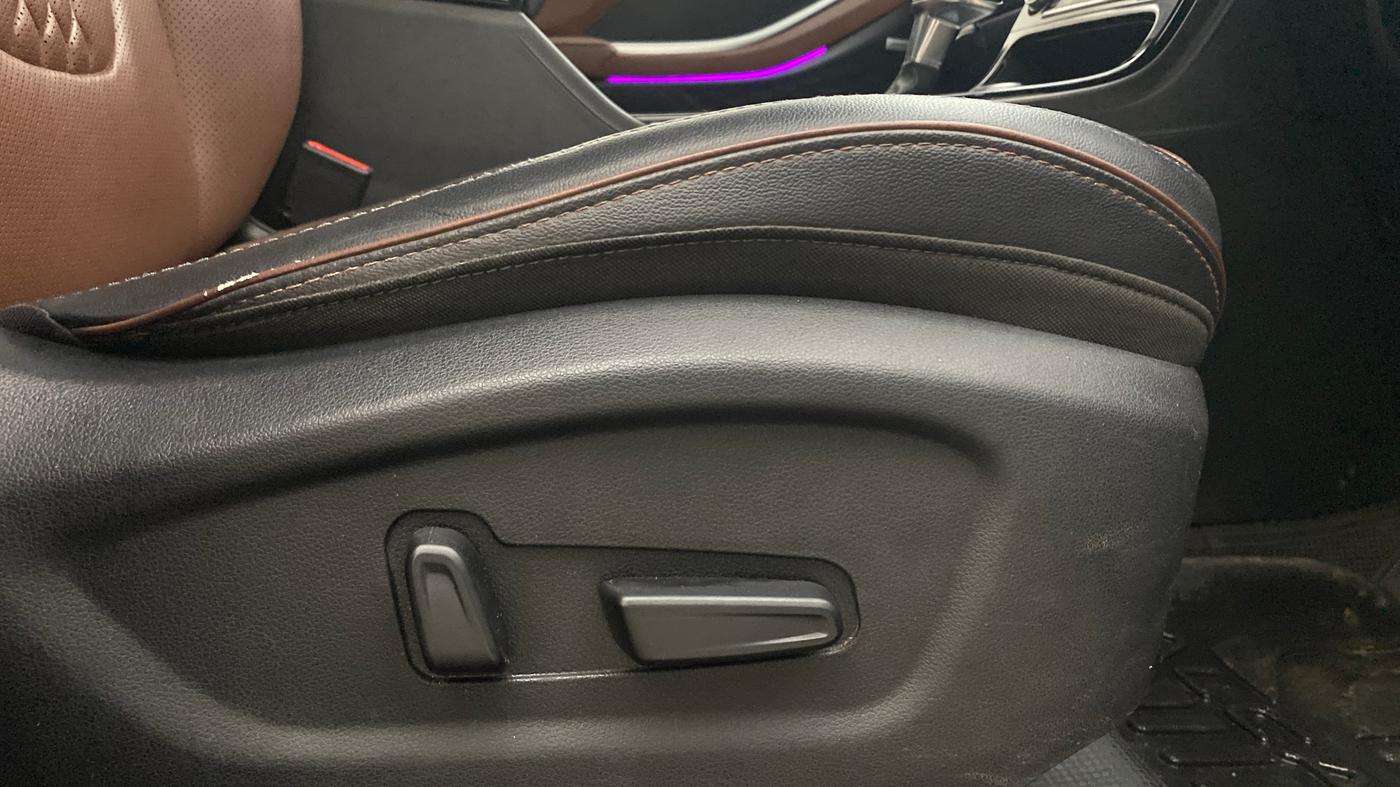 2023 Hyundai ALCAZAR 2.0 SIGNATURE (O) AT 7STR, Petrol, Automatic, 94,654 km, Driver Side Adjustment Panel